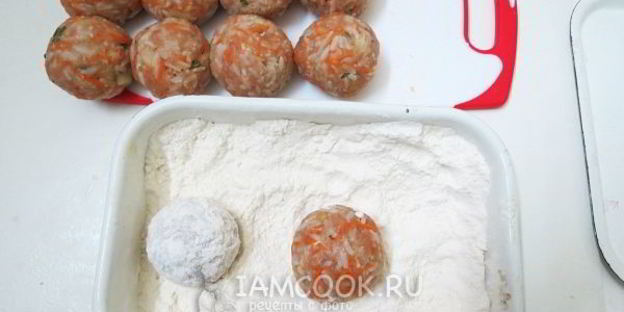 спагетти с тефтелями в томатном соусе