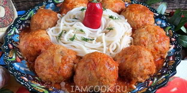 спагетти с тефтелями в томатном соусе