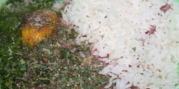 свино-говяжьи тефтельки тушеные в томате с овощами