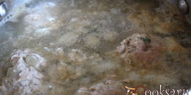 тефтели-ежики из семги в сметанном соусе