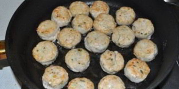 тефтели куриные в сметанном соусе