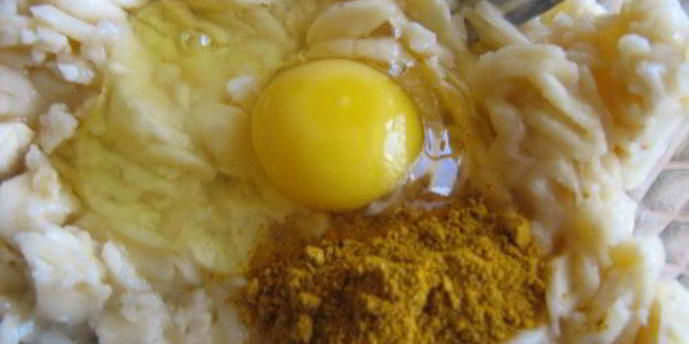 тефтели с бананами, кешью и карри с манговым соусом