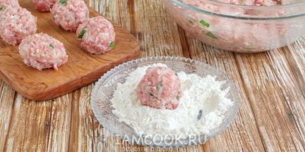 тефтели с рисом с подливкой