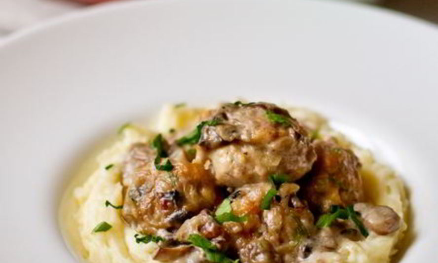 Рецепт тефтелей с соусом из шампиньонов