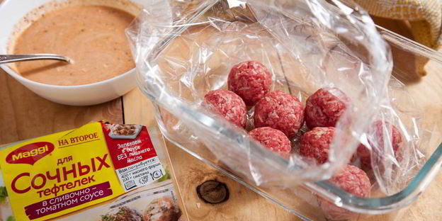 тефтели с сыром в сливочно-томатном соусе