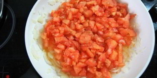 тефтели с сыром в соусе из томатов