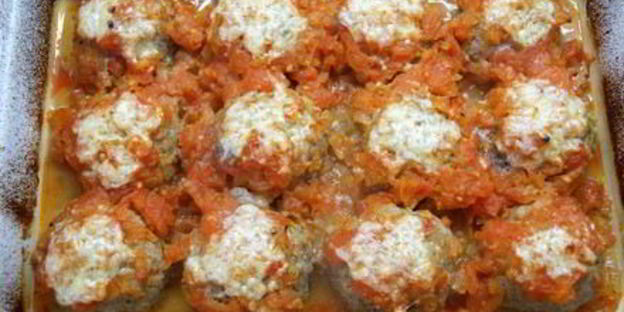тефтели с сыром в соусе из томатов