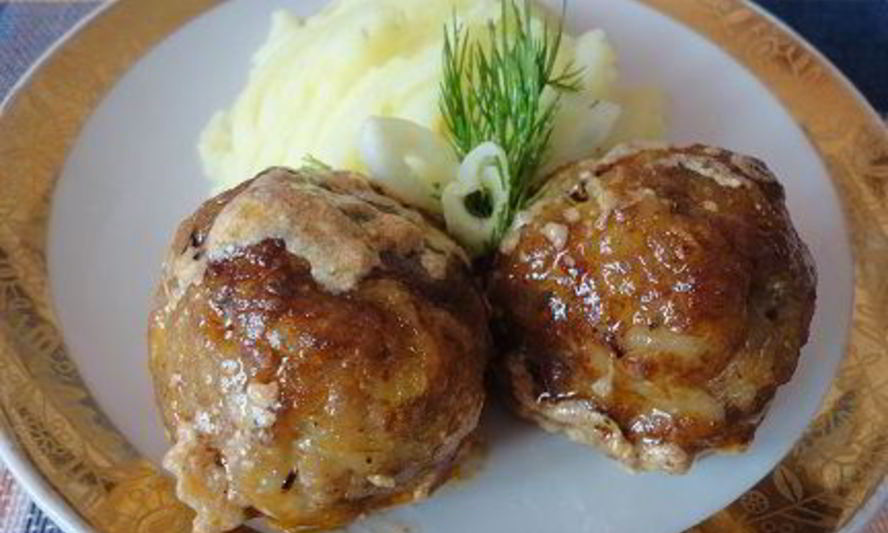 Рецепт тефтелей с томатно-сметанным соусом