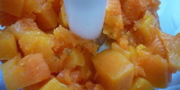 тефтели с тыквенным пюре под грибным соусом