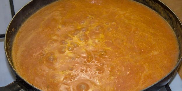 тефтели в духовке в томатном соусе