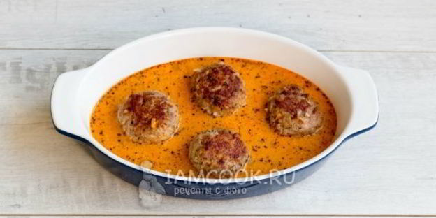 тефтели в сметанно-томатном соусе