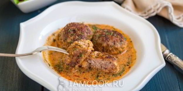 тефтели в сметанно-томатном соусе