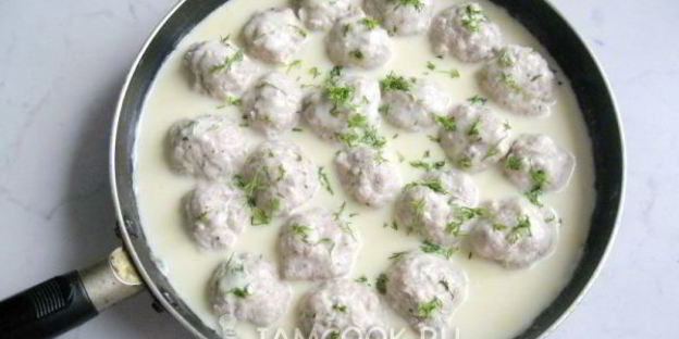 тефтели в сырном соусе