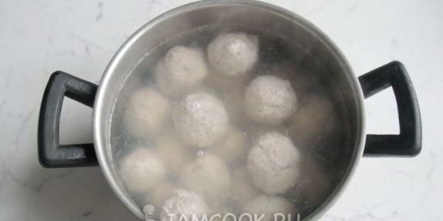 тефтели в сырном соусе