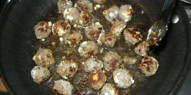 тефтельки по-гречески с дзадзыки