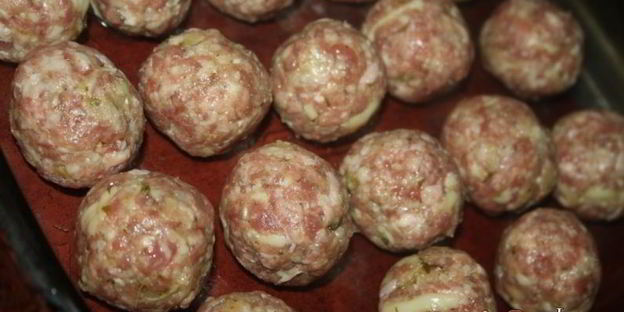 тефтельки по-итальянски — polpette al sugo