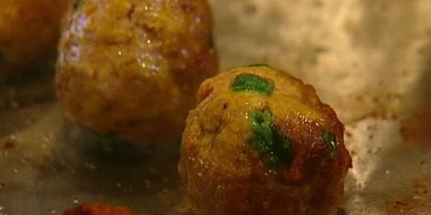 телячьи тефтельки с соусом из помидоров