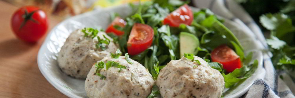 Запеченные куриные тефтели с травами