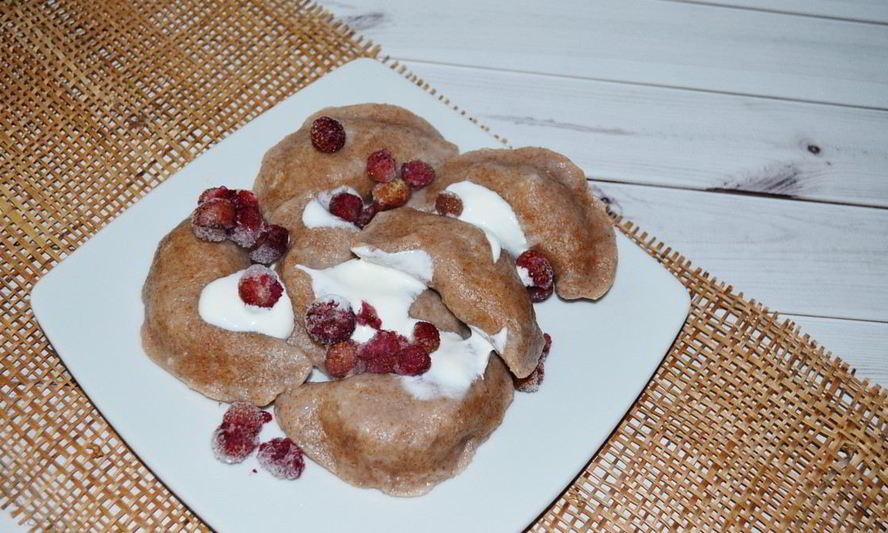 Рецепт диетических вареников с ягодами