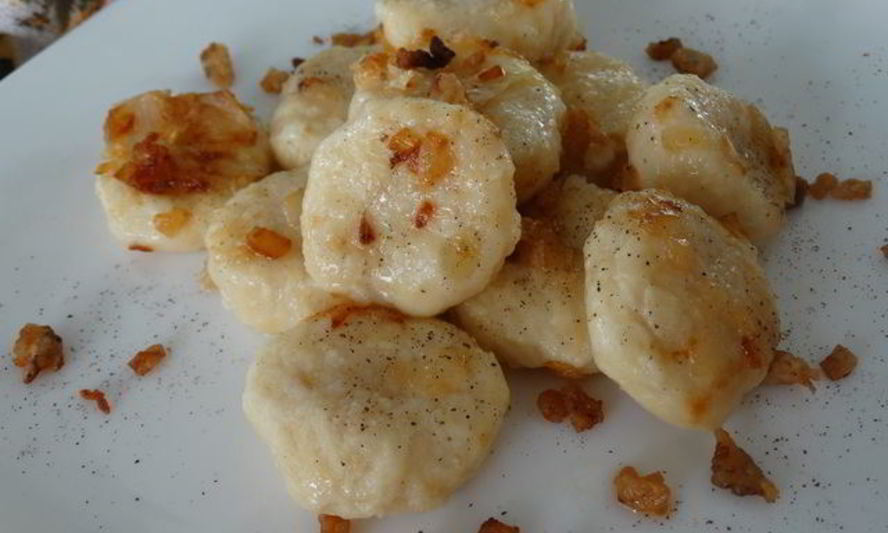 Рецепт ленивых вареников из картошки со шкварками