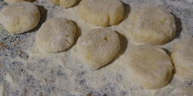 ленивые вареники из картошки со шкварками