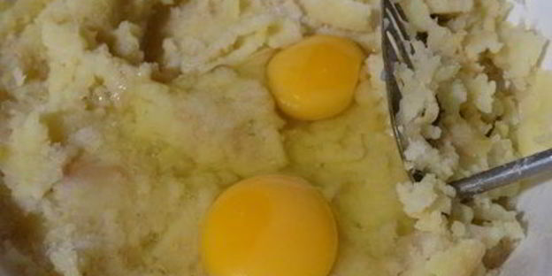 ленивые вареники из картошки со шкварками