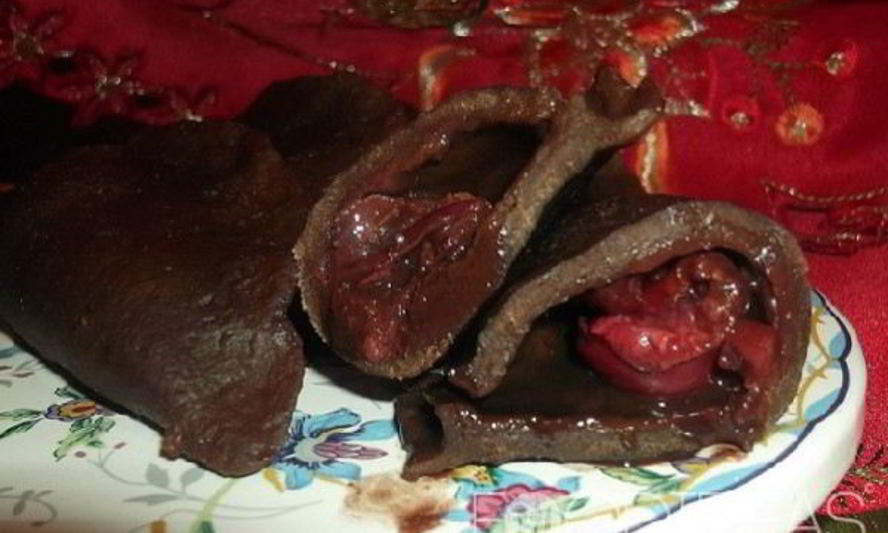 Рецепт шоколадных вареников с вишней