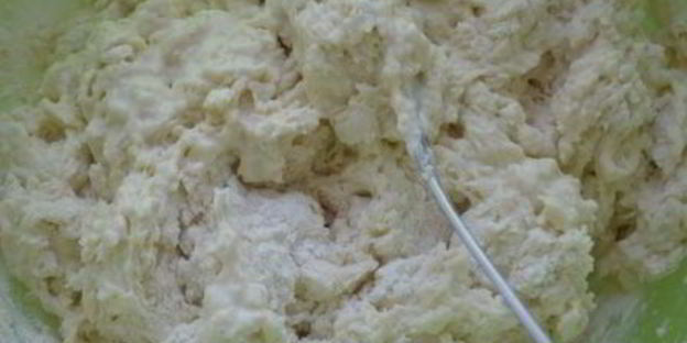 вареники из цельнозерновой муки с половинками слив