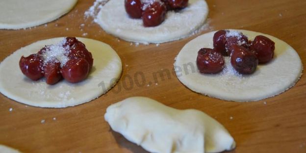 вареники на пару в мультиварке с вишнями