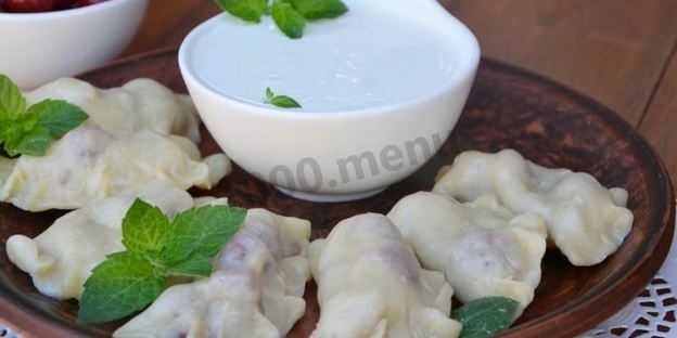 вареники на пару в мультиварке с вишнями