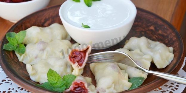 вареники на пару в мультиварке с вишнями