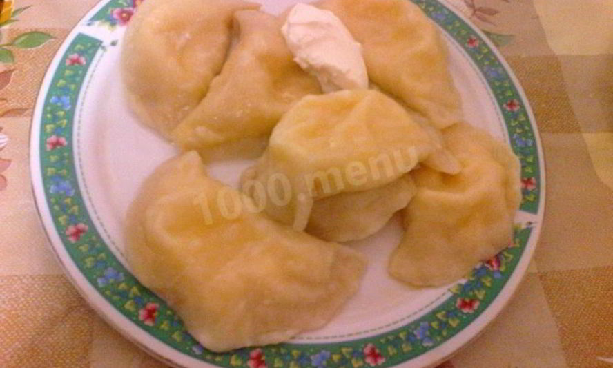 Рецепт вареников на воде и сливочном масле с сулугуни