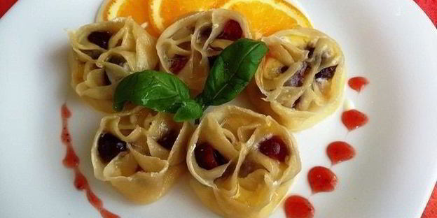 вареники с черешней и творогом