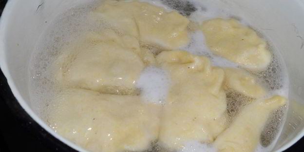 вареники с картофелем на сыворотке и кукурузной муке