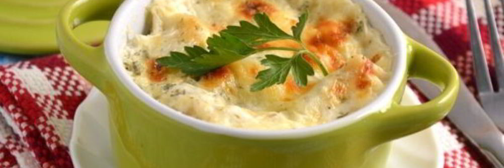 Вареники с картофелем, запеченные под сырной корочкой