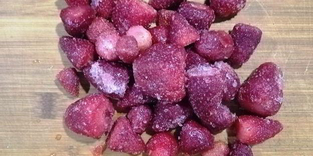 вареники с клубникой и мятой