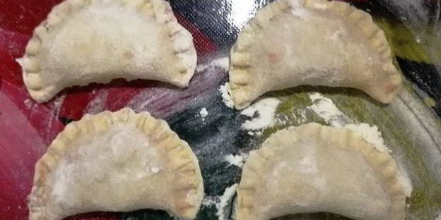 вареники с клубникой и мятой