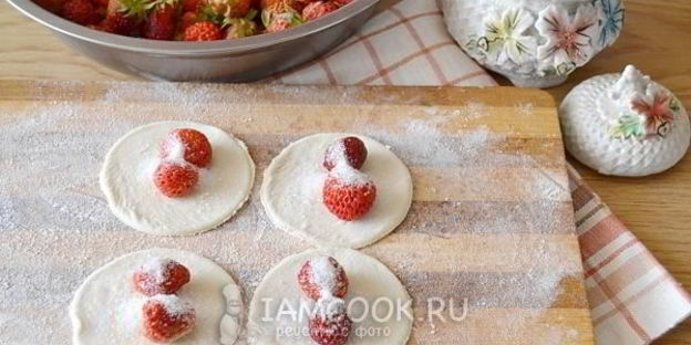 вареники с клубникой на пару