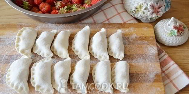 вареники с клубникой на пару