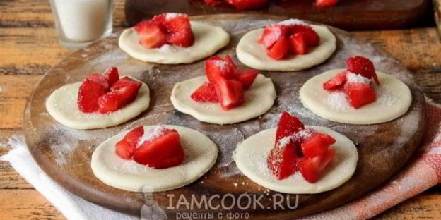 вареники с клубникой