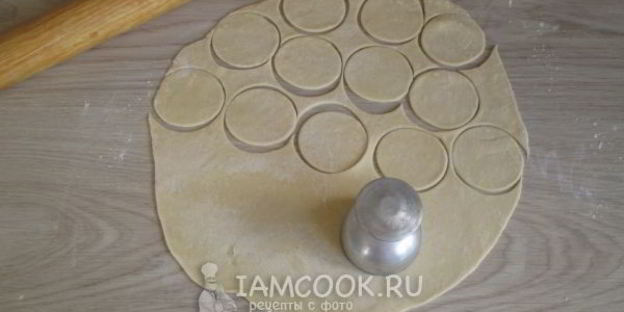 вареники с крапивой, творогом и сыром