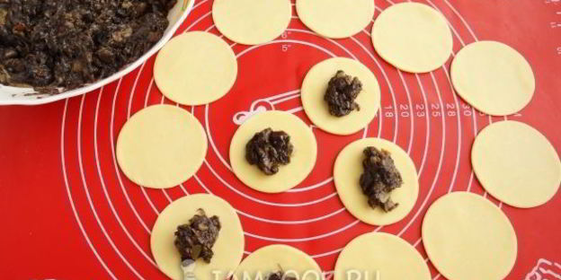 вареники с лесными грибами