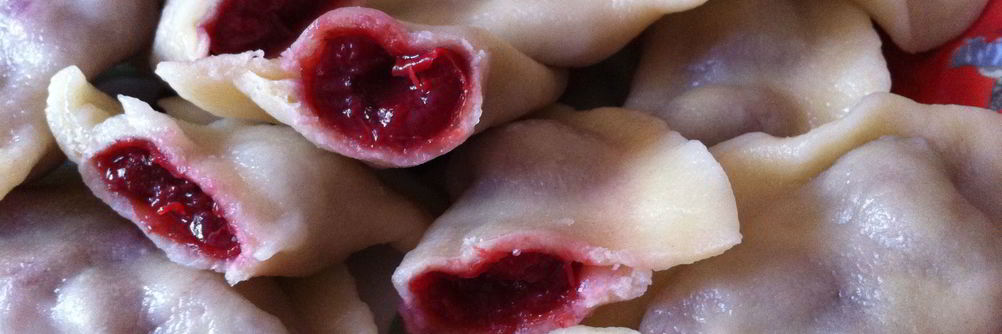 Вареники с вишней на основе заварного теста