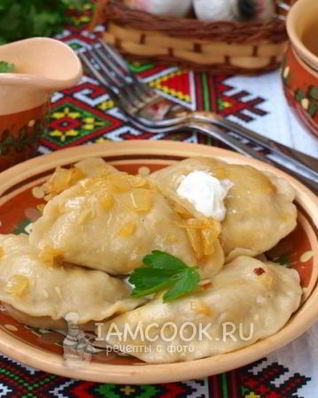 Вареники с жареной капустой