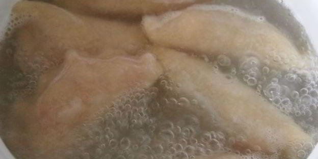 заварные вареники с клубникой и шоколадом