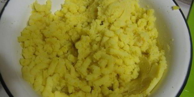 зеленые ньокки с руколой и масляным соусом