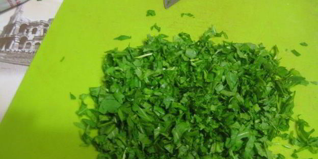 зеленые ньокки с руколой и масляным соусом