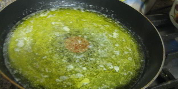 зеленые ньокки с руколой и масляным соусом