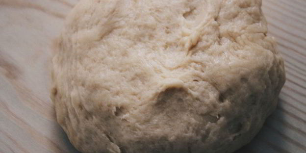 булочки с грецким орехом и сахарным сиропом