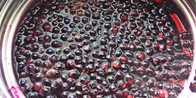 чернично-яблочный напиток